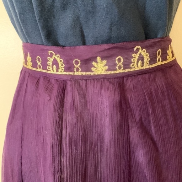 Beautiful A/Z Well 100% silk skirt size S - Picture 2 of 6